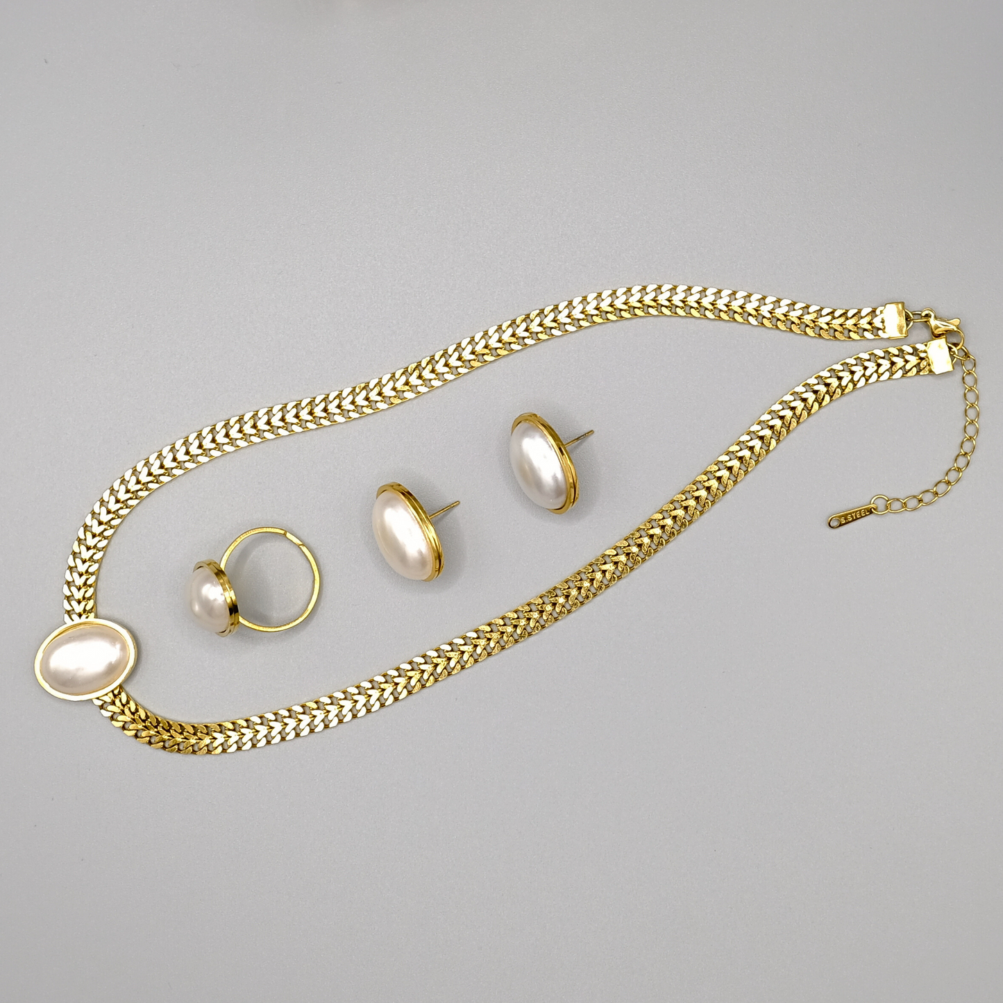 Oval Elegance Pearl Jewellery Set